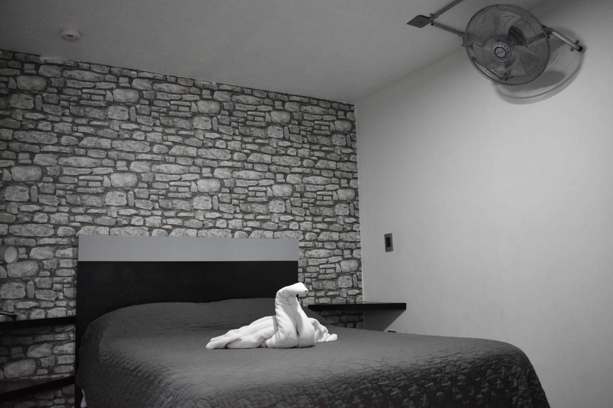 Bed & Breakfast El Suburbio - Morelos Sur *
